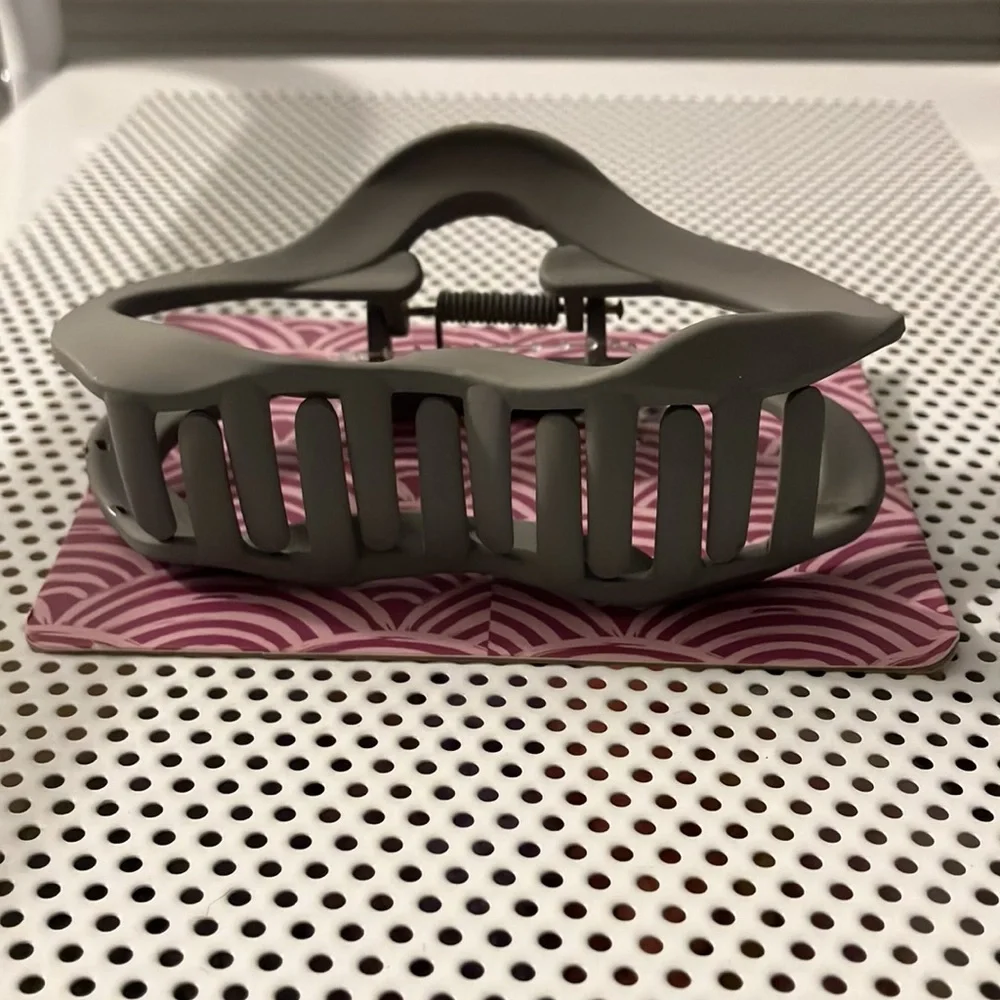 Gray Claw Clip